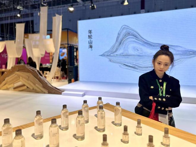 I：“年轮山海”汲取中国智慧AG旗舰厅进博新晋生MUJ(图1)